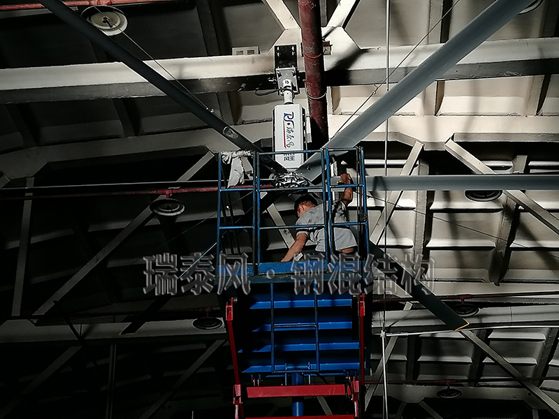 工業風扇轉動對屋頂結構的沖擊大嗎？